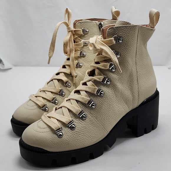 SCHUTZ XAYENE EGGSHELL LUG SOLE ANKLE BOOTIES WOMEN'S 6.5 NWOB - Picture 1 of 16